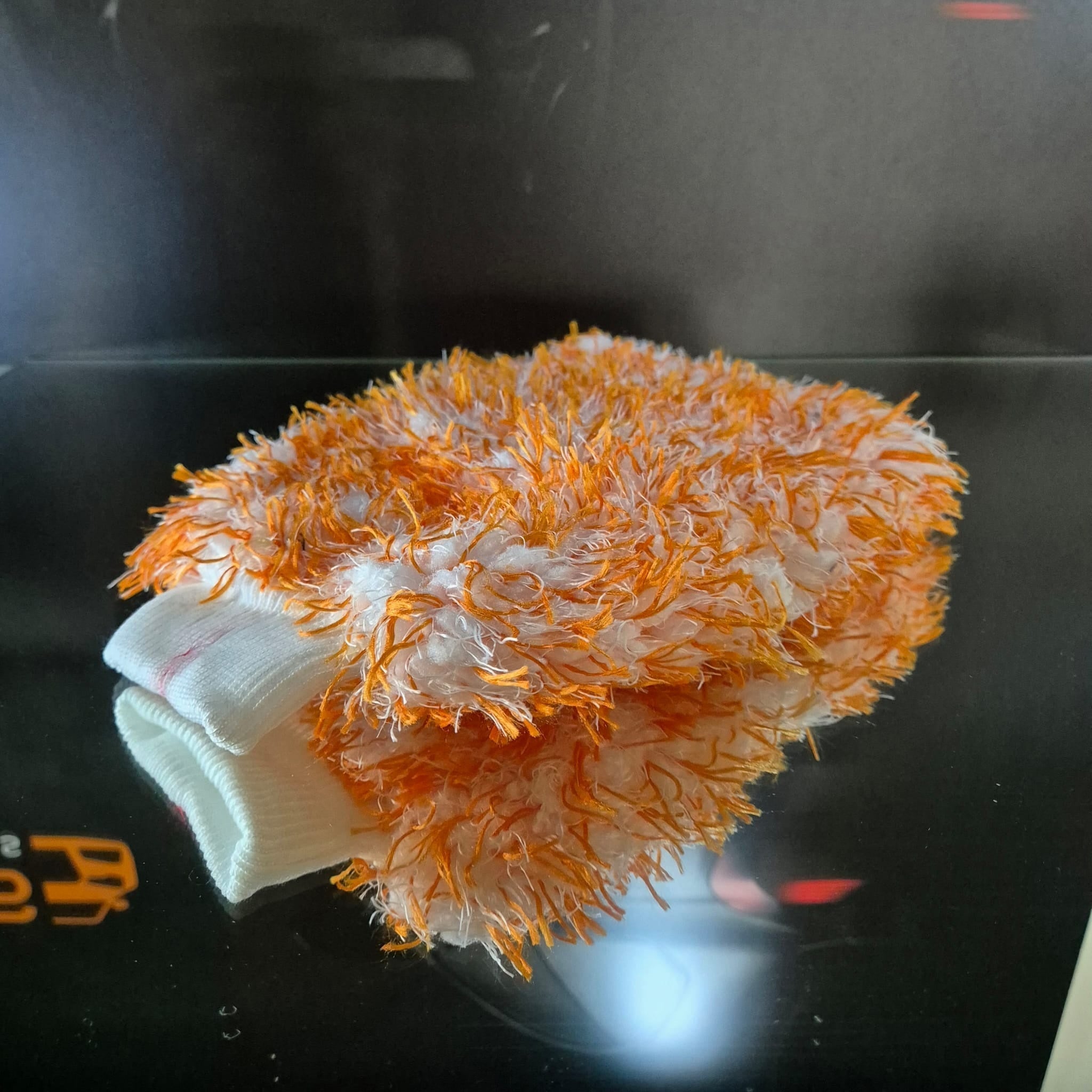 Een Complete Gids voor Het Wassen van Je Auto met de Washmitt van VCTdetailing - VCTparts.nl