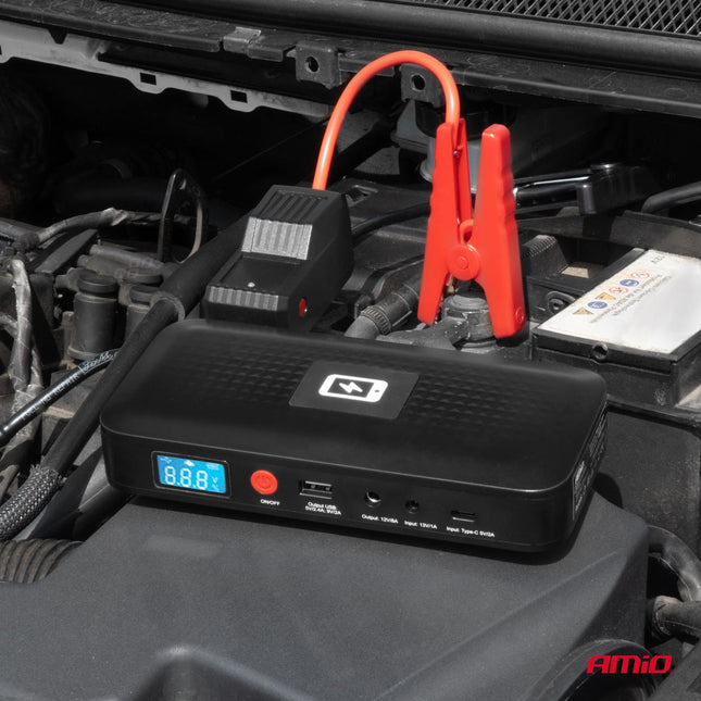 AMiO Portable Jump Starter 12V 12Ah 800A - Met Powerbank Draadloze Lader en LED Zaklamp Voor Benzine en Diesel Voertuigen - VCTparts.nl