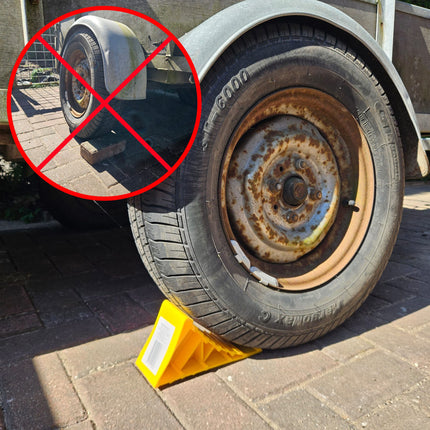 AMiO Universele Wielkeg Wielblok Klem Bandenstopper Rolstopper Kunststof Geel - VCTparts.nl