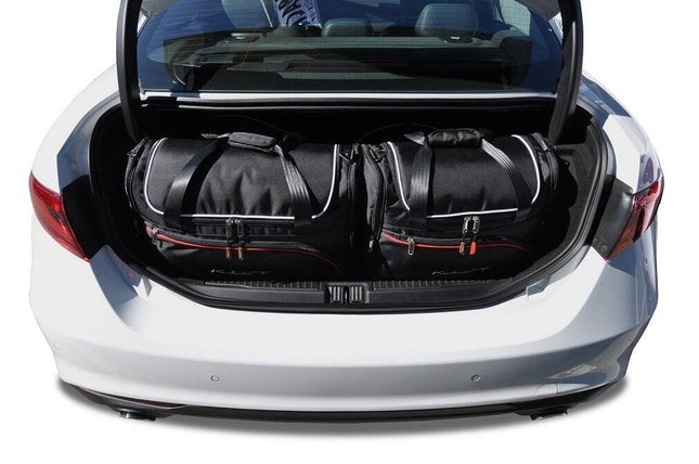 Kjust Kjust Reistassenset voor Alfa Romeo Giulia Sedan vanaf 2016 - Set van 4 Tassen met 2 Roltassen en 2 Vliegtuigtassen Harvest Automotive 1