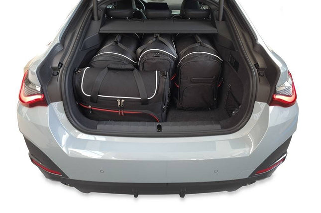 Kjust Kjust Reistassenset voor BMW 4 serie Gran coupe vanaf 2021 - Set van 5 Tassen met 2 Roltassen 1 Sporttas en 2 Vliegtuigtassen Harvest Automotive 2