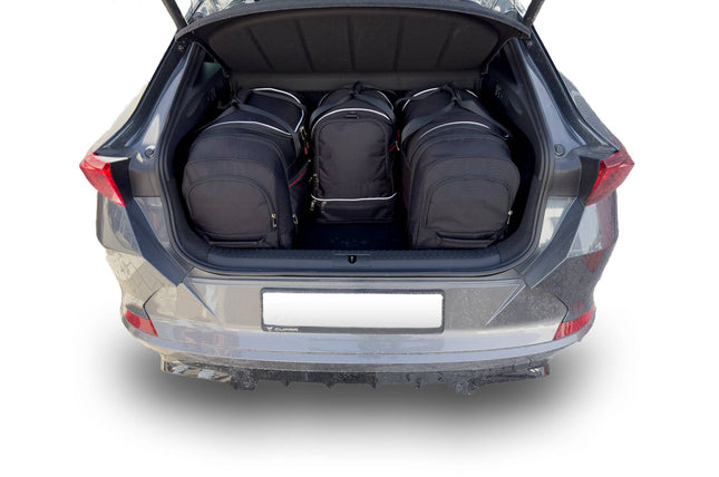 Kjust Kjust Reistassenset voor Cupra Formentor 2020-2024 - Set van 4 Tassen met 2 Roltassen 1 Sporttas en 1 Vliegtuigtas Harvest Automotive 2