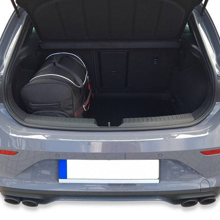 Kjust Kjust Reistassenset voor Cupra Leon 5-deurs 2020-2024 - Set van 4 Tassen met 2 Roltassen 1 Sporttas en 1 Vliegtuigtas Harvest Automotive 4
