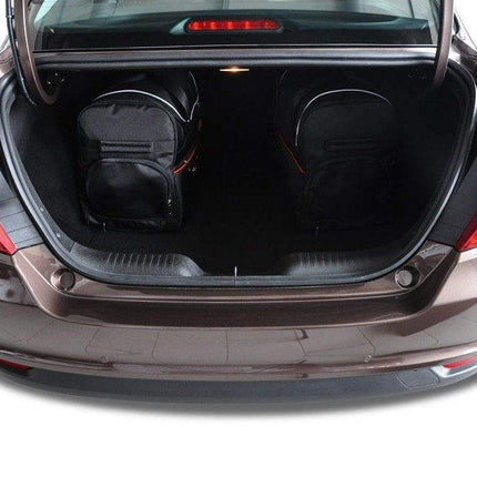 Kjust Kjust Reistassenset voor Fiat Tipo 5-deurs 2016-2023 - Set van 5 Tassen met 3 Roltassen en 2 Sporttassen Harvest Automotive 4