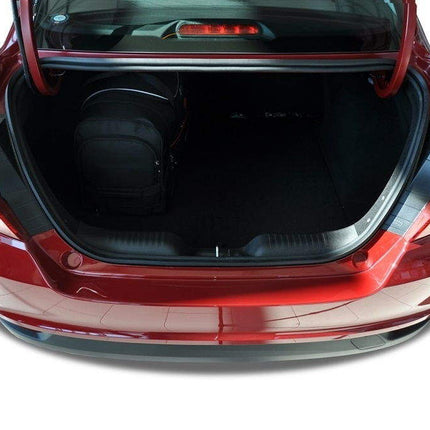 Kjust Kjust Reistassenset voor Fiat Tipo 5-deurs 2016-2023 - Set van 5 Tassen met 3 Roltassen en 2 Vliegtuigtassen Harvest Automotive 5