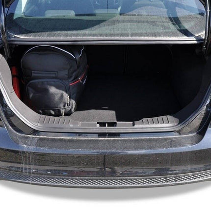 Kjust Kjust Reistassenset voor Ford Focus Sedan 2011-2014 - Set van 5 Tassen met 3 Roltassen en 2 Vliegtuigtassen Harvest Automotive 5