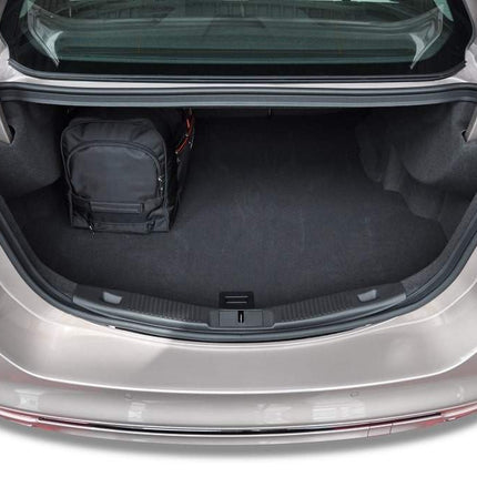 Kjust Kjust Reistassenset voor Ford Mondeo Sedan 2014-2022 - Set van 5 Tassen met 3 Roltassen en 2 Sporttassen Harvest Automotive 5