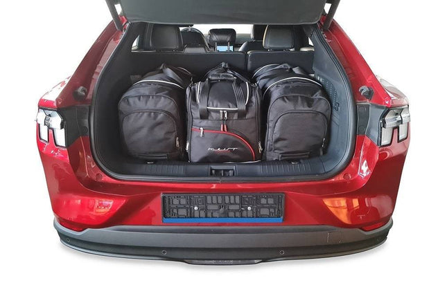 Kjust Kjust Reistassenset voor Ford Mustang Mach-E vanaf 2021 - Set van 4 Tassen met 2 Roltassen 1 Sporttas en 1 Vliegtuigtas Harvest Automotive 1