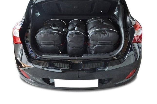 Kjust Kjust Reistassenset voor Hyundai i30 3-deurs 2013-2017 - Set van 3 Tassen met 2 Roltassen en 1 Vliegtuigtas Harvest Automotive 1