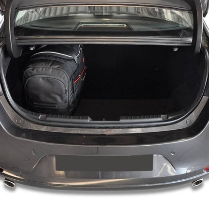 Kjust Kjust Reistassenset voor Mazda 3 Sedan vanaf 2019 - Set van 5 Tassen met 3 Roltassen en 2 Vliegtuigtassen Harvest Automotive 5