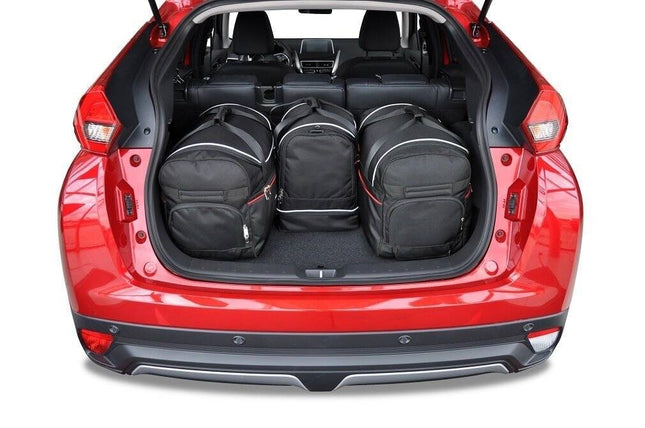 Kjust Kjust Reistassenset voor Mitsubishi Eclipse Cross vanaf 2017 - Set van 4 Tassen met 2 Roltassen 1 Sporttas en 1 Vliegtuigtas Harvest Automotive 2