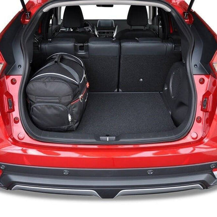 Kjust Kjust Reistassenset voor Mitsubishi Eclipse Cross vanaf 2017 - Set van 4 Tassen met 2 Roltassen 1 Sporttas en 1 Vliegtuigtas Harvest Automotive 4