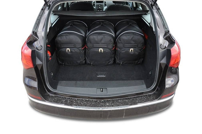 Kjust Kjust Reistassenset voor Opel Astra Sports Tourer 2010-2015 - Set van 5 Tassen met 3 Roltassen en 2 Vliegtuigtassen Harvest Automotive 2