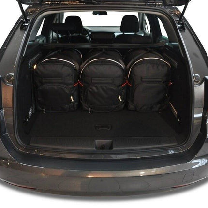 Kjust Kjust Reistassenset voor Opel Astra Sports Tourer 2015-2022 - Set van 5 Tassen met 3 Roltassen en 2 Sporttassen Harvest Automotive 2