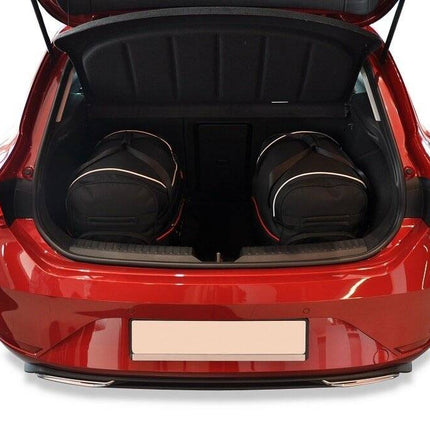 Kjust Kjust Reistassenset voor Seat Leon 5-deurs vanaf 2020 - Set van 4 Tassen met 2 Roltassen 1 Sporttas en 1 Vliegtuigtas Harvest Automotive 3