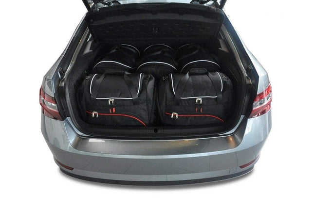 Kjust Kjust Reistassenset voor Skoda Superb 5-deurs hatchback 2015-2019 - Set van 5 Tassen met 3 Roltassen en 2 Sporttassen Harvest Automotive 1