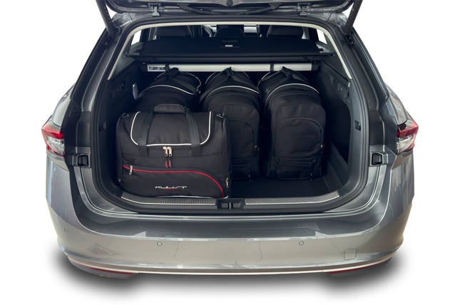 Kjust Kjust Reistassenset voor Skoda Superb stationwagen vanaf 2024 - Set van 5 Tassen met 3 Roltassen en 2 Sporttassen Harvest Automotive 2