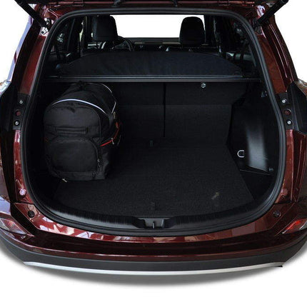 Kjust Kjust Reistassenset voor Toyota RAV 4 5-deurs 2013-2019 - Set van 5 Tassen met 3 Roltassen en 2 Vliegtuigtassen Harvest Automotive 5