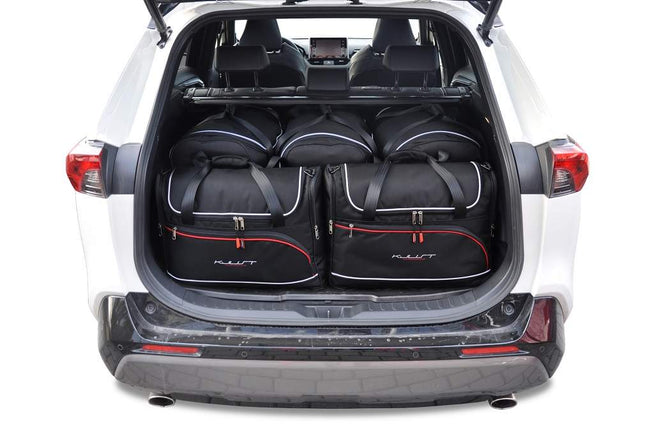 Kjust Kjust Reistassenset voor Toyota RAV 4 5-deurs 2019-2026 - Set van 5 Tassen met 3 Roltassen en 2 Vliegtuigtassen Harvest Automotive 1