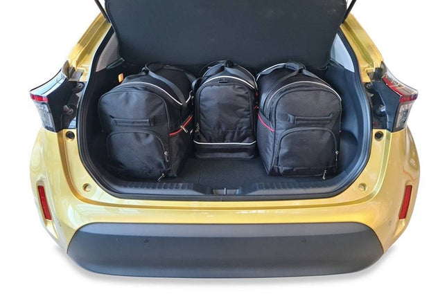 Kjust Kjust Reistassenset voor Toyota Yaris Cross vanaf 2021 - Set van 4 Tassen met 2 Roltassen en 2 Sporttassen Harvest Automotive 2