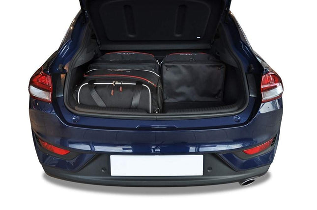 Kjust Reistassenset voor Hyundai i30 Fastback vanaf 2018 - Set van 4 Tassen met 2 Sporttassen en 2 Vliegtuigtassen