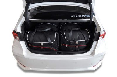 Kjust Reistassenset voor Toyota Corolla Sedan vanaf 2019 - Set van 4 Tassen met 2 Roltassen en 2 Vliegtuigtassen
