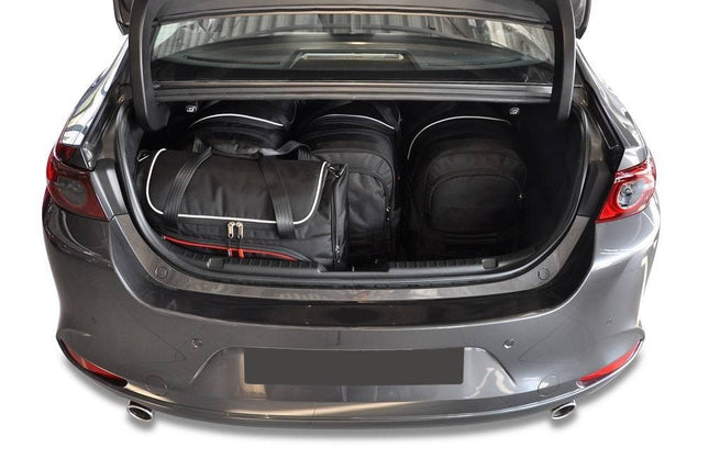 Kjust Reistassenset voor Mazda 3 Sedan vanaf 2019 - Set van 5 Tassen met 3 Roltassen en 2 Vliegtuigtassen