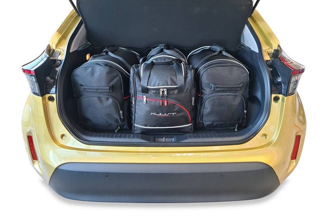 Kjust Reistassenset voor Toyota Yaris Cross vanaf 2021 - Set van 4 Tassen met 2 Roltassen 1 Sporttas en 1 Vliegtuigtas