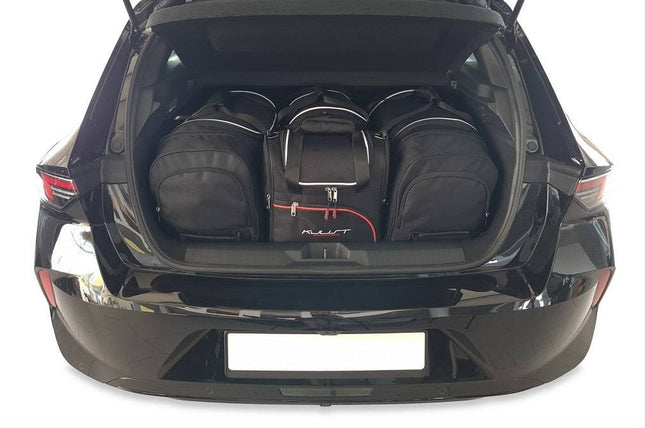 Kjust Reistassenset voor Opel Astra 5-deurs vanaf 2022 - Set van 4 Tassen met 2 Roltassen 1 Sporttas en 1 Vliegtuigtas