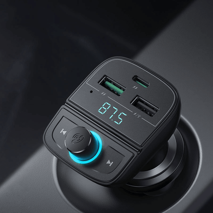 UGREEN UGREEN Bluetooth 5.0 Muziek FM Transmitter en 1x USB - C & 2x USB - A Dubbele USB Poort Autolader Zwart Hurtel 8
