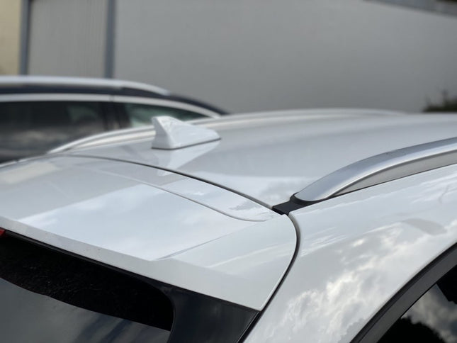 Universele Haaienvin Autoradio Antenne Wit – Stijlvolle AM/FM Antenne voor Auto's met Eenvoudige Installatie - VCTparts.nl